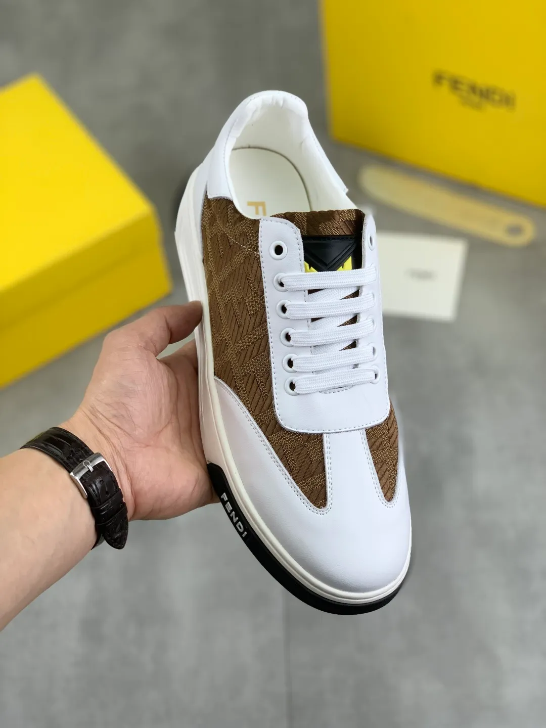 ​Men's shoes 💰P420 💰[New style] little monster 🆘 New style at FENDI counter 🕶️🕶️Simple routing effect, showing an elegant and cool driving shoe 🎬Using imported calfskin + first-layer pigskin lining🐂Excellent material🎬Detailed workmanship 🤗Comfortable foot feel➰➰. ​Pair it with any outfit to show your taste and temperament, low-key luxury ♻️Design ​simple and elegant ​noble and fashionable 🍃​Very loved and favored by trendy men 💓❤️size: 38-44 4️⃣colors available